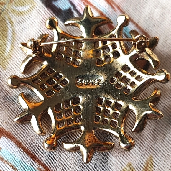 Monet Heavy Electroplate Signed Snowflake Unisex Vintage Rhinestone Brooch Pin - Picture 8 of 11